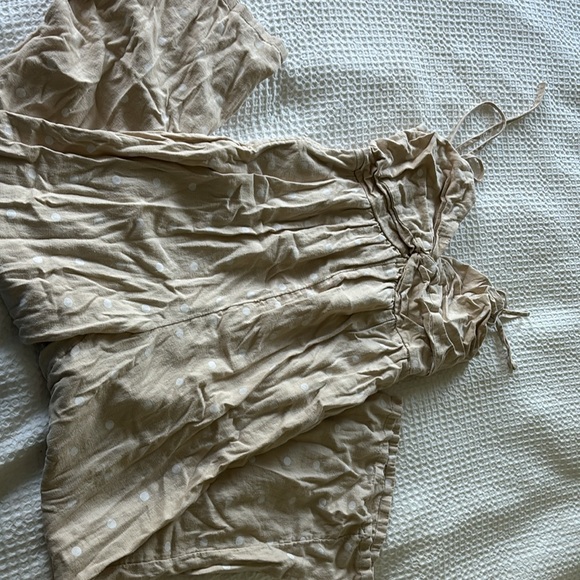 Tan jumpsuit with white dots - Picture 2 of 2